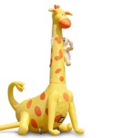 Opblaasbare giraffe met baby (3,5 meter) (KOOP)